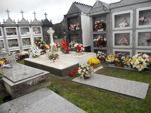 cementerio parroquial de Santa Maria de Piño