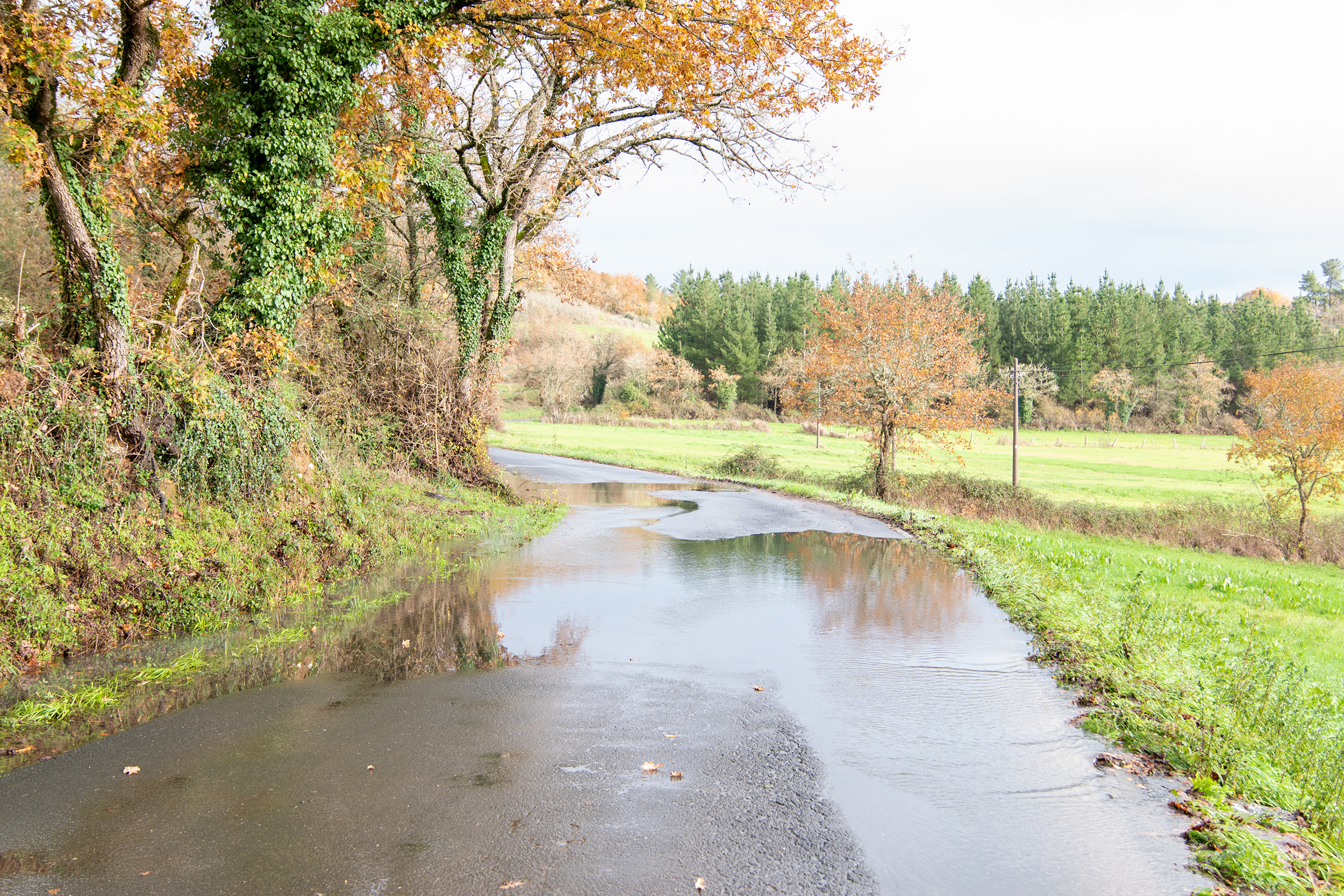 imaxe da estrada inundada